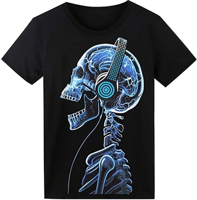 La musique s'allument vers le haut du T-shirt de LED avec le squelette de modèle d'impression d'écran en soie